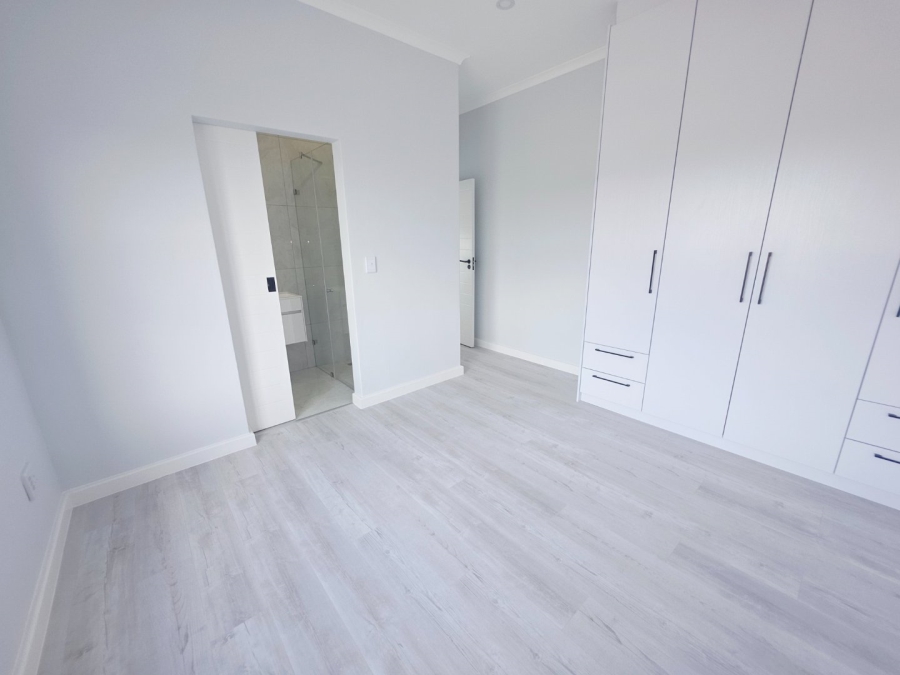 5 Bedroom Property for Sale in Sandown Western Cape